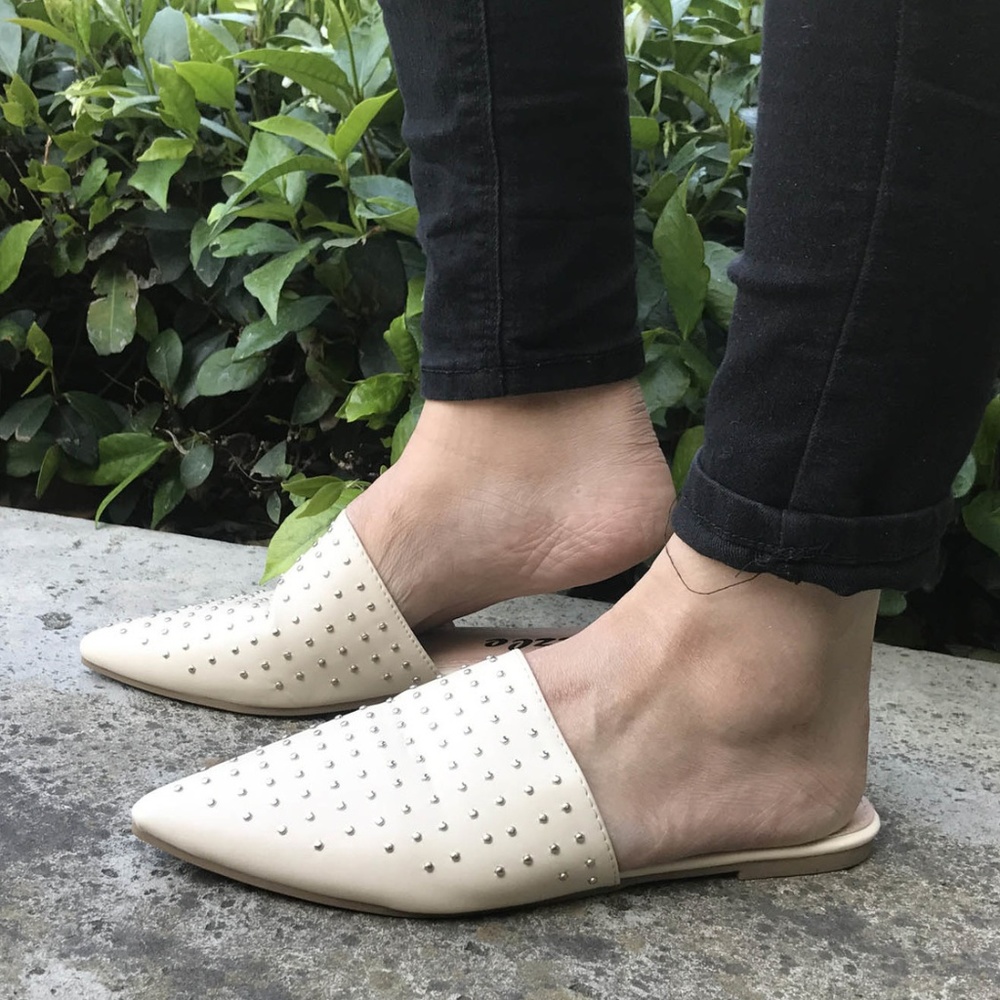 Studded Vegan Leather Pointy Toe Mule Flats white - Picture 2 of 6